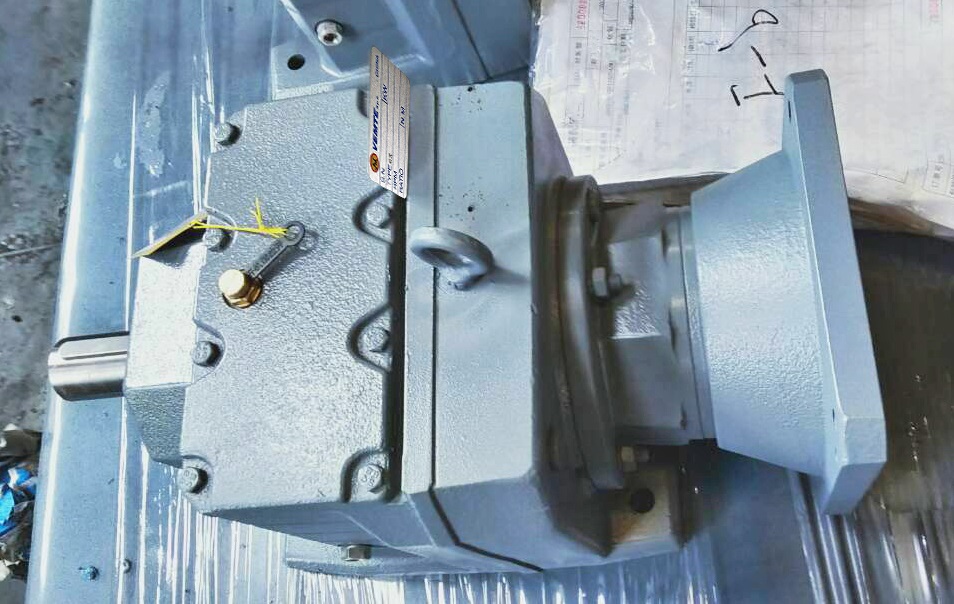 破碎機(jī)減速機(jī)，大扭矩減速機(jī),齒輪減速電機(jī)